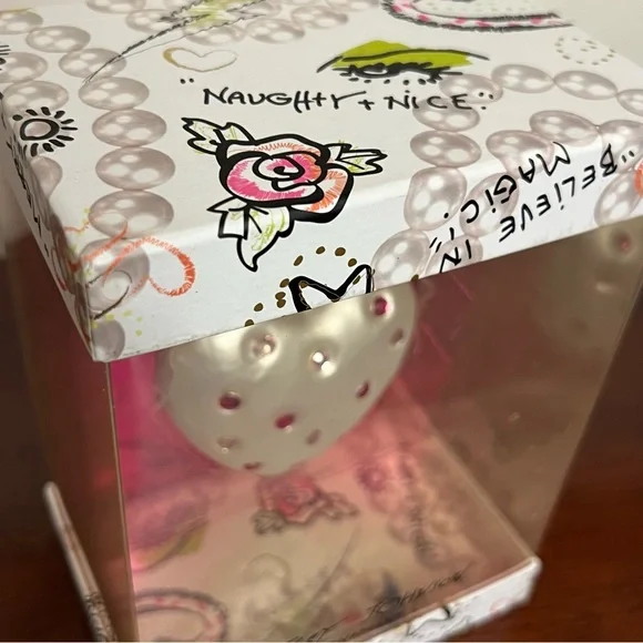 Betsey Johnson beaded heart Christmas or Valentine’s Day ornament white & pink - Picture 7 of 13